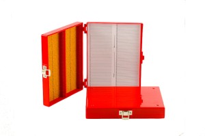 Etui na szkiełka mikroskopowe 100 miejsc z korkową wyściółką czerwone