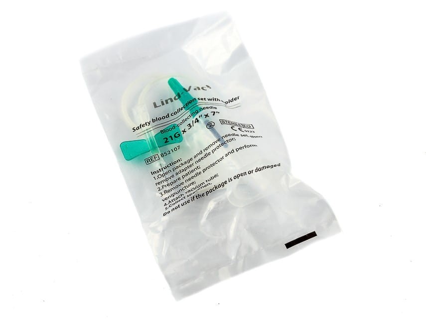 Motylek z adapterem i igłą 23G x 3/4" 100 szt.